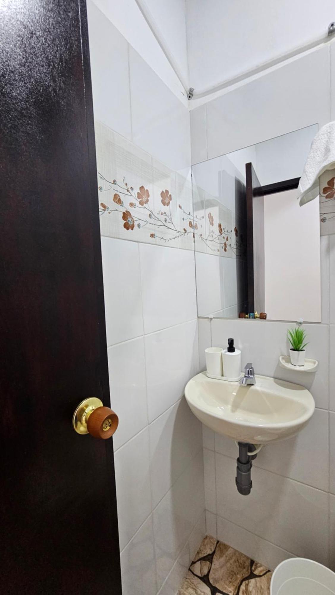 Apartment Amazon Minimalist